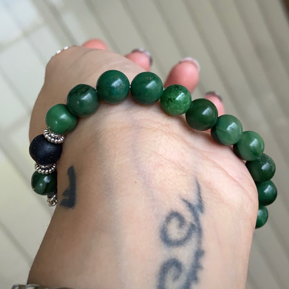 Silver buddha green agate lava rock bead bracelet - Picture 8 of 12